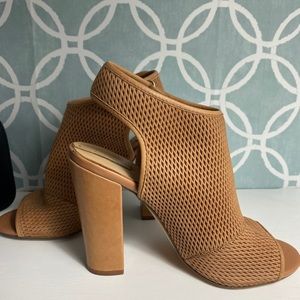 Sling back high heel sandal